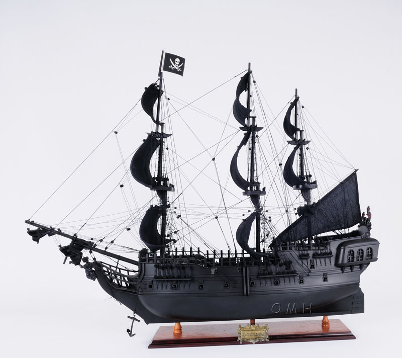 Mô hình thuyền cướp biển hải tặc gỗ trang trí nhà cửa Black Pearl dài 85cm