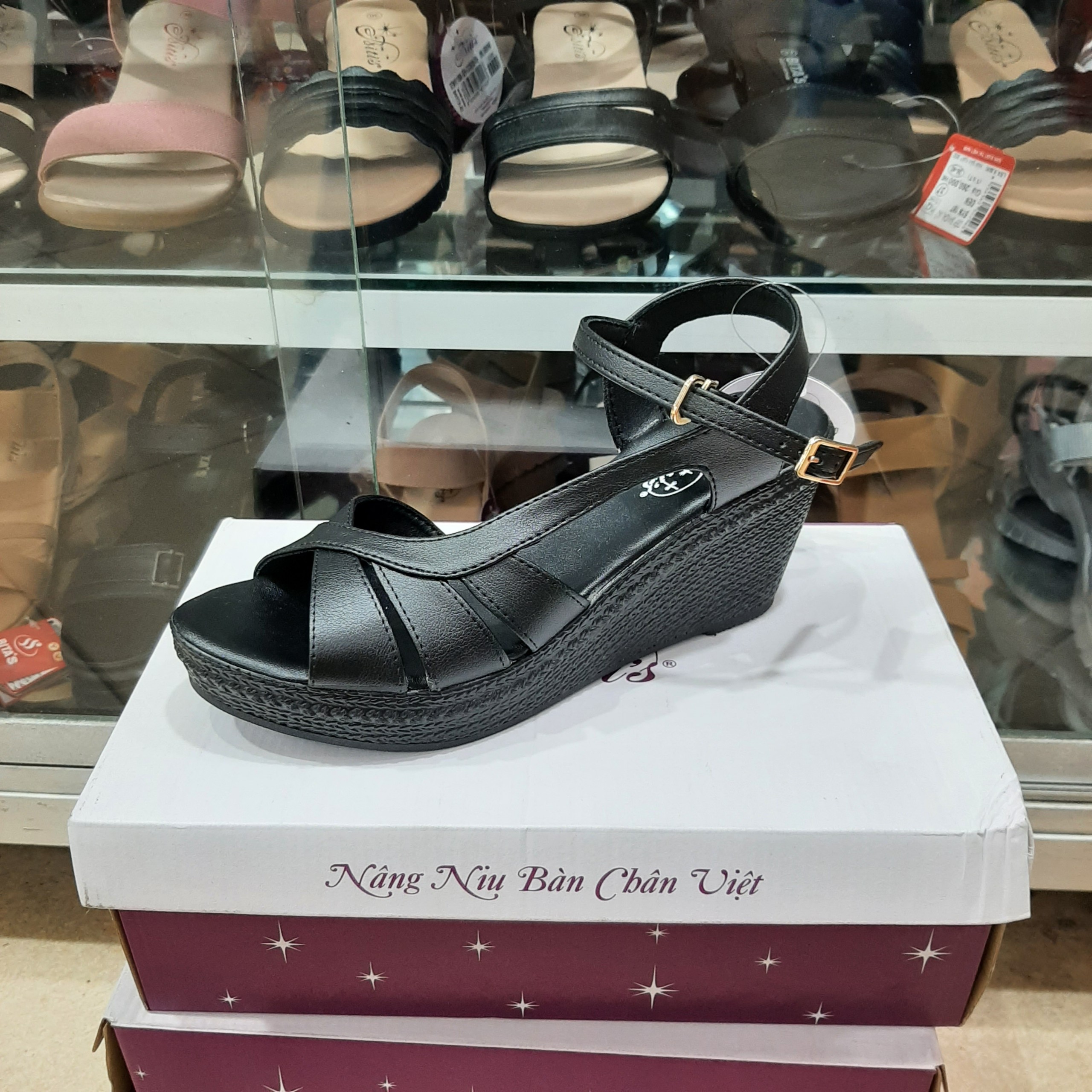 Sandal Nữ Đế Cao 7cm DPW071988 (2 màu nâu và đen)