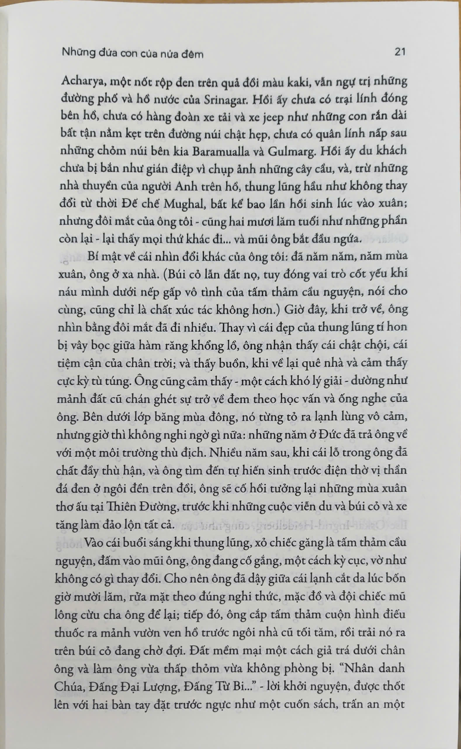 Sách - Những đứa con của nửa đêm (Salman Rushdie) (Nhã Nam Official)