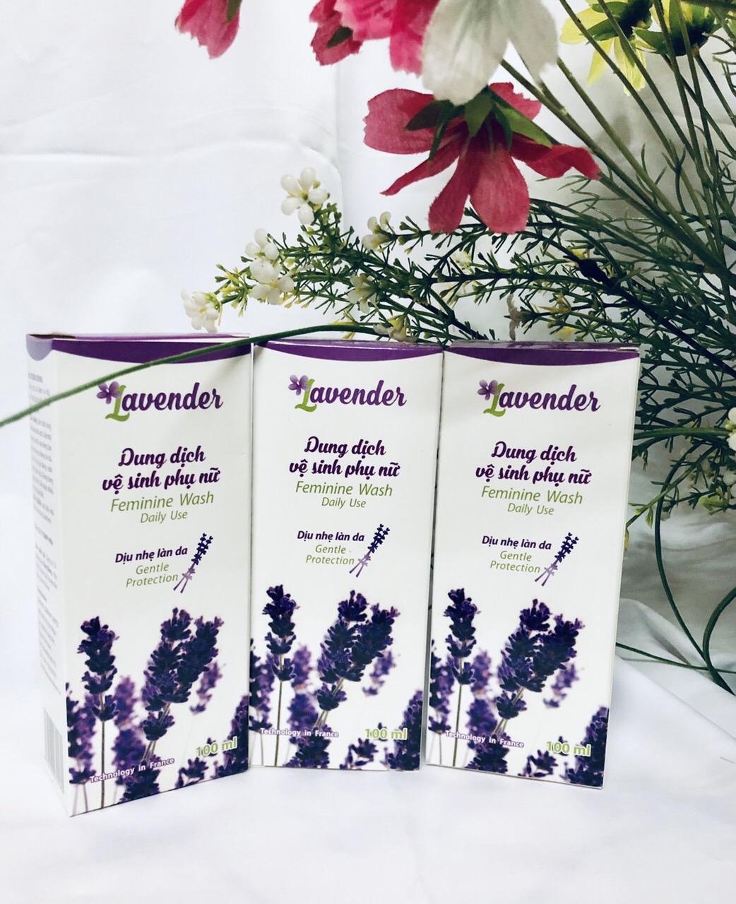 Dung dịch vệ sinh phụ nữ lavender 03 chai