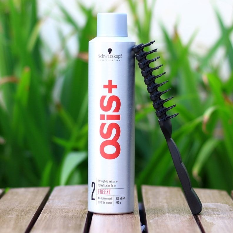 Gôm xịt giữ nếp cứng vừa Schwarzkopf OSiS+ Freeze Strong Hold Hairspray 300ml