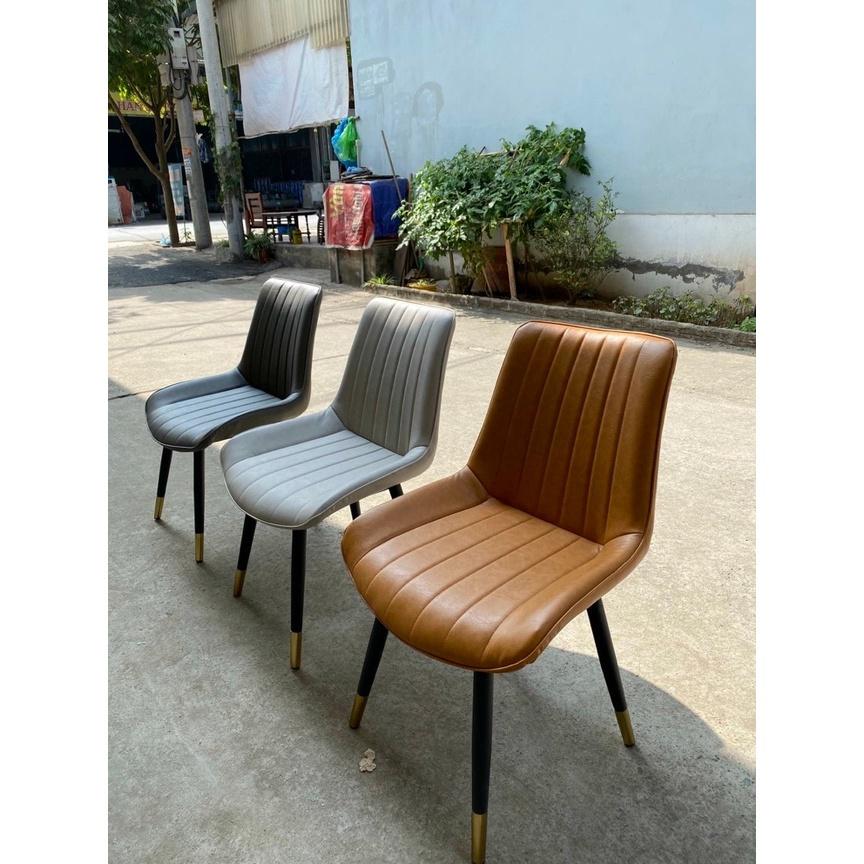 Bộ bàn ăn mặt đá ceramic bóng chân X cong kết hợp cùng ghế Loft sọc