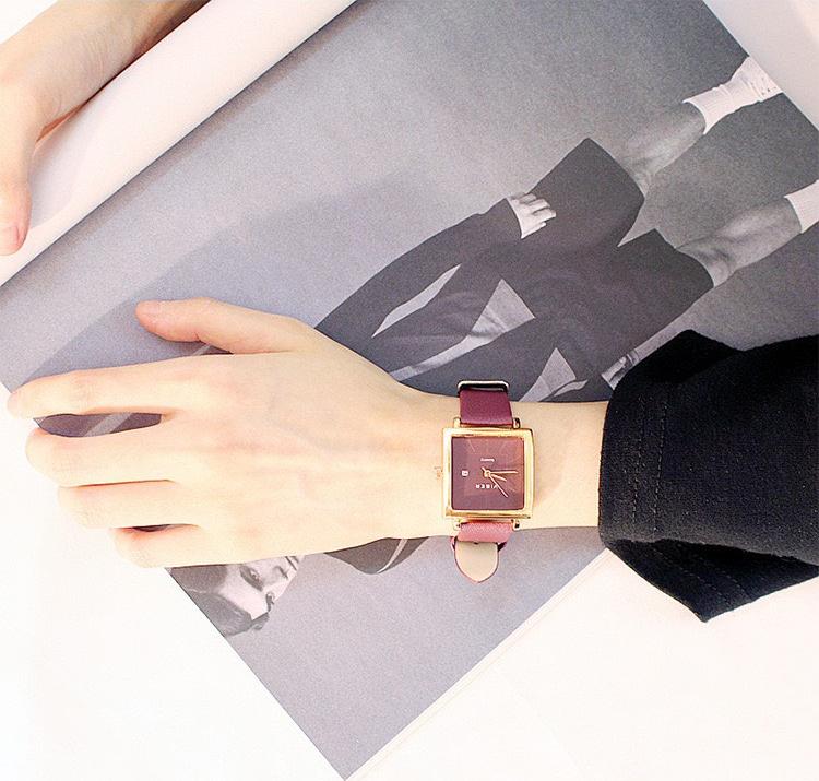 Đồng hồ nữ đẹp đeo tay dây nhung cao cấp DH86