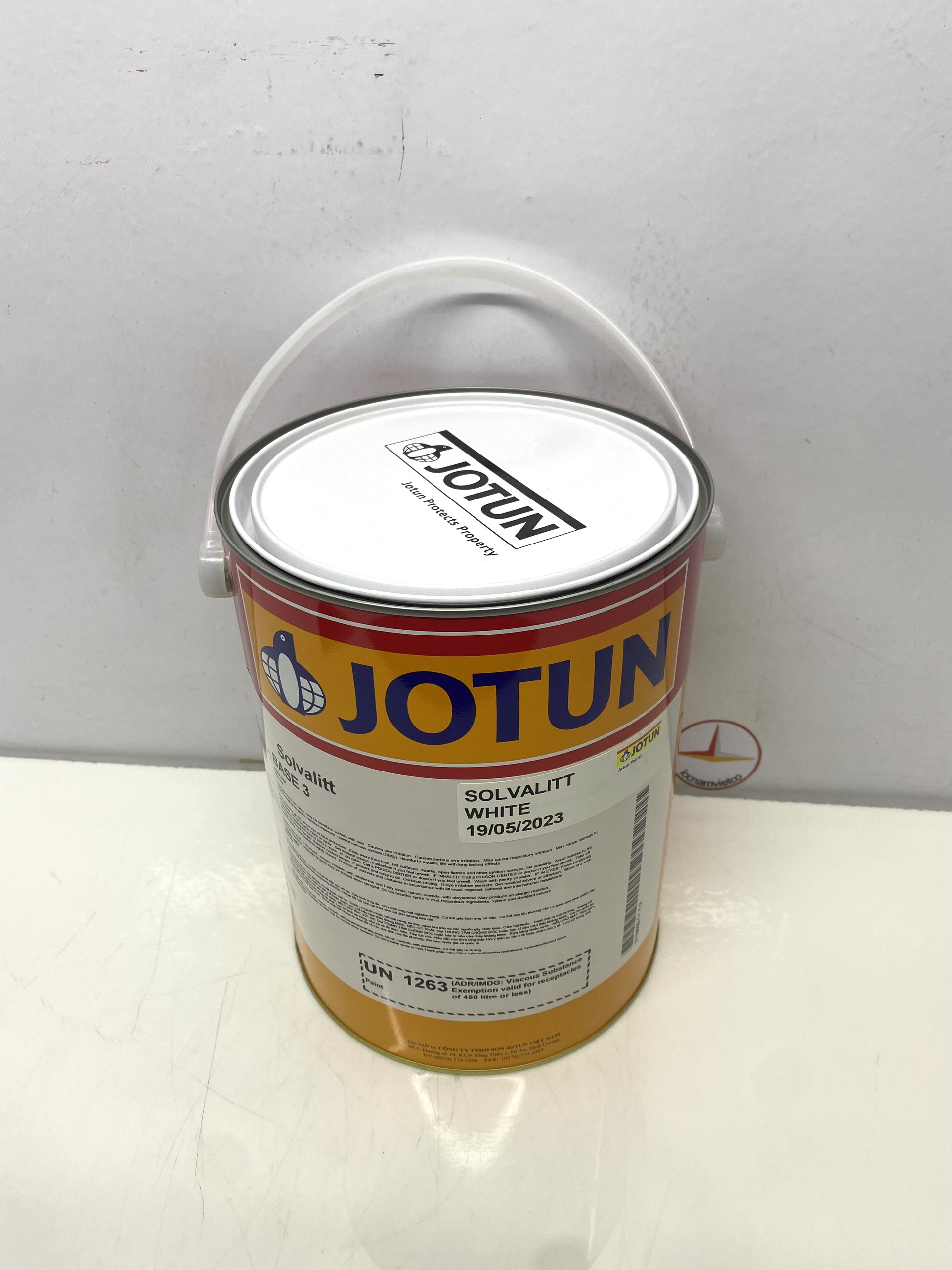 Sơn chịu nhiệt 600oC Jotun Solvalitt màu trắng White _ 5L