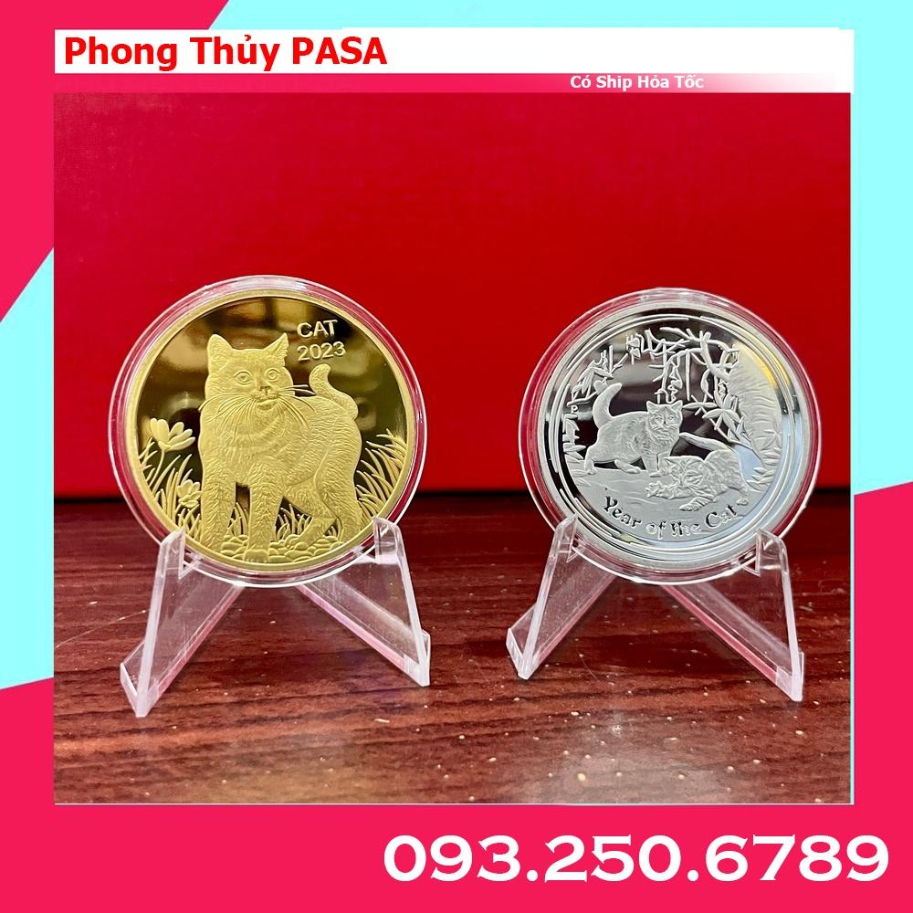 Combo 2 GIÁ TRƯNG BÀY + Cặp 2 Đồng Xu hình con Mèo Vàng Bạc Lì Xì Tết 2023 của Úc - NELI - RƯỚC LỘC XUÂN
