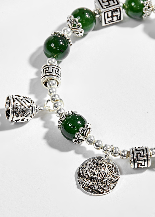 Vòng tay ngọc bích phối charm hoa sen Ngọc Quý Gemstones