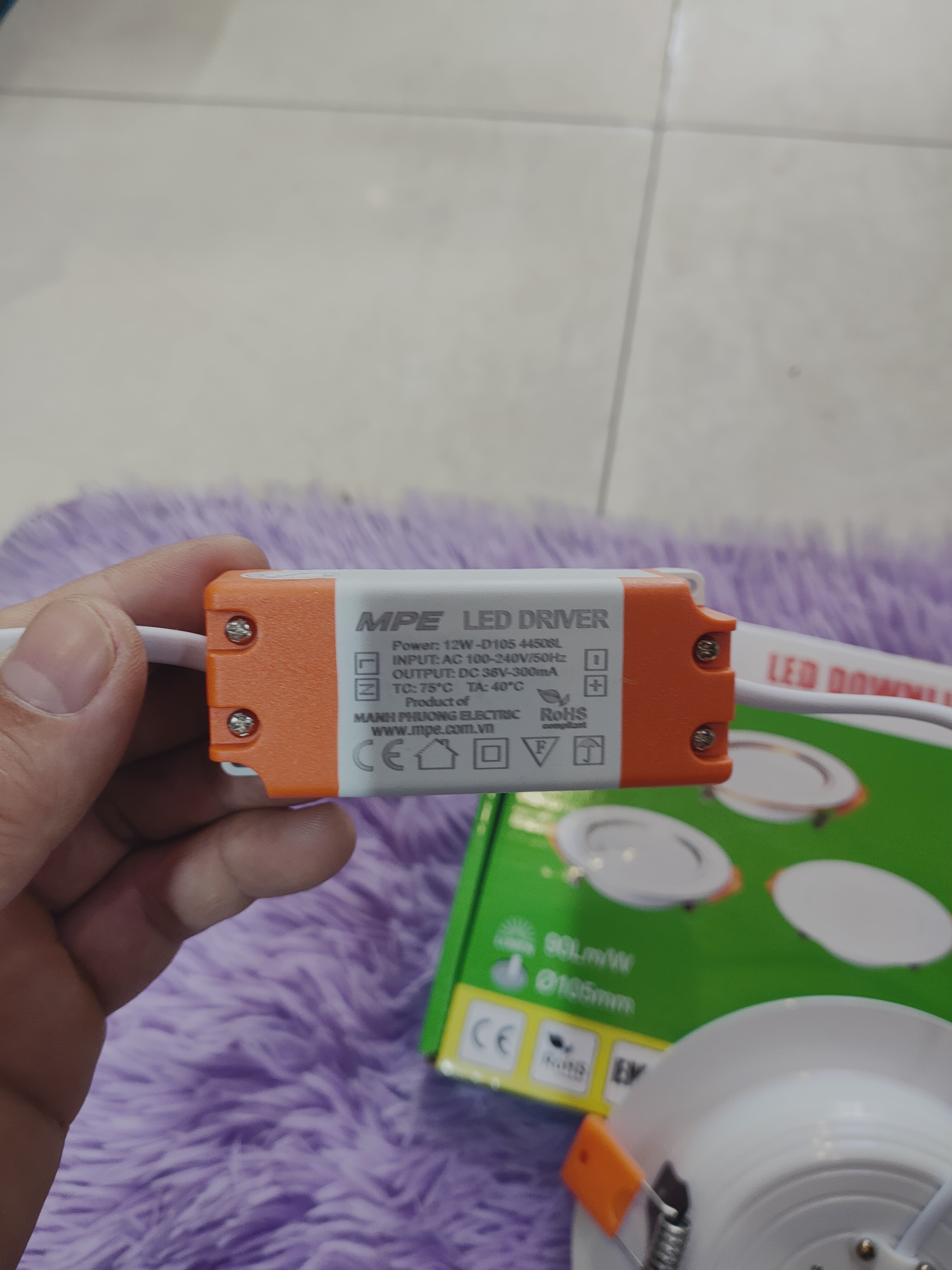 Âm trần MPE d110-12w sáng vàng 3000k
