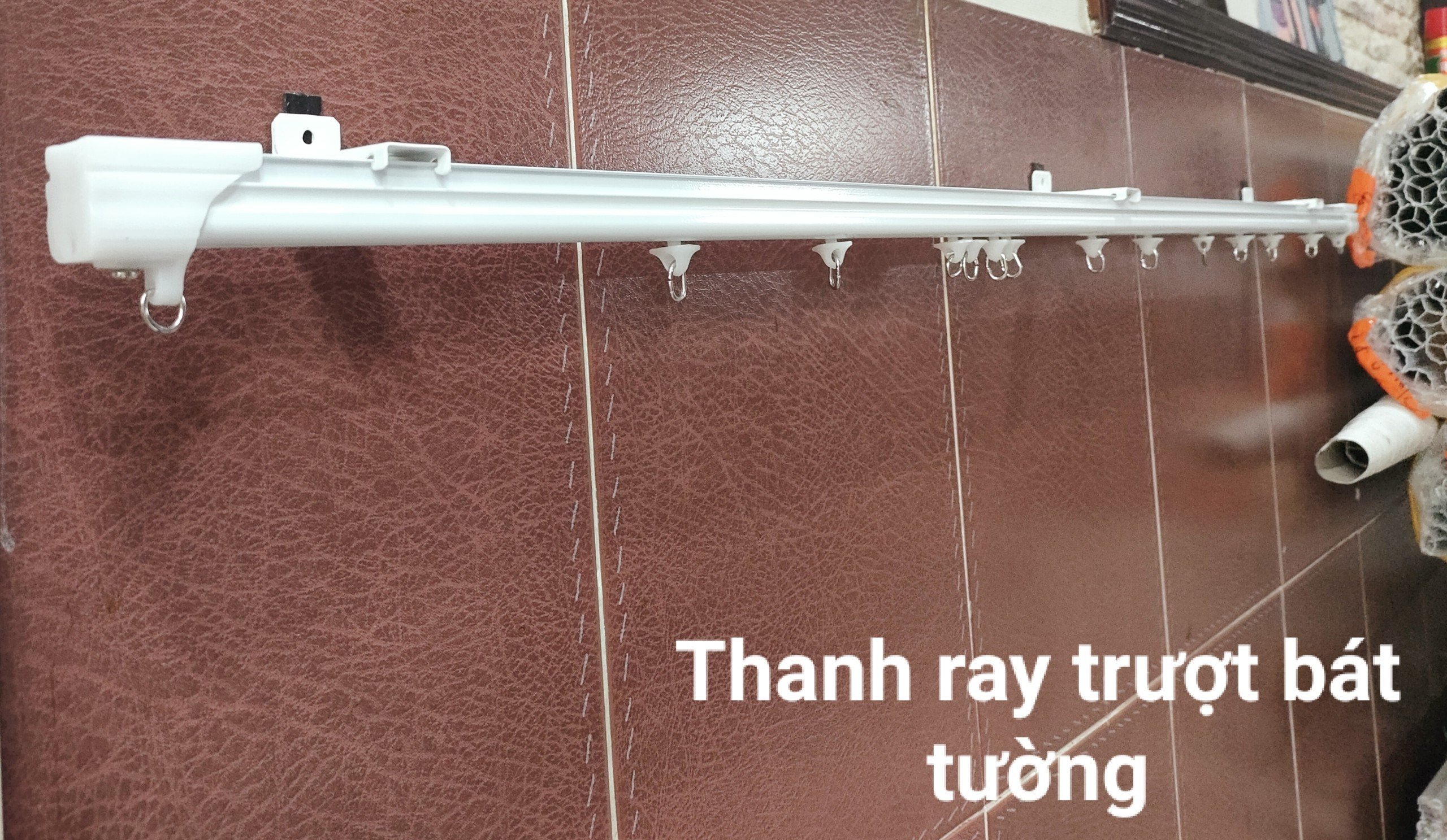 Thanh ray trượt rèm có lõi chống ồn đầy đủ phụ kiện cho rèm, màn cửa