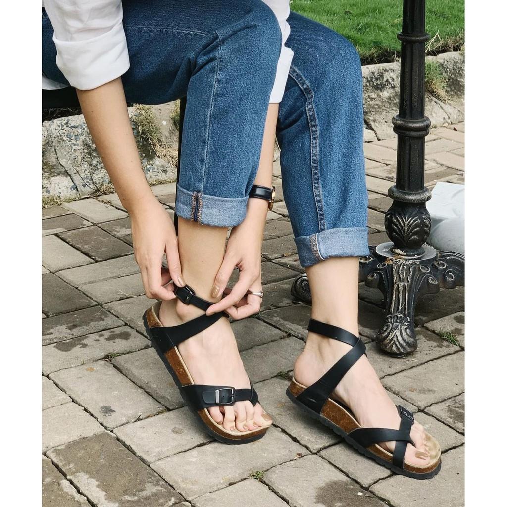 Sandal Unisex HuuCuong xỏ ngón cổ cao đen đế trấu