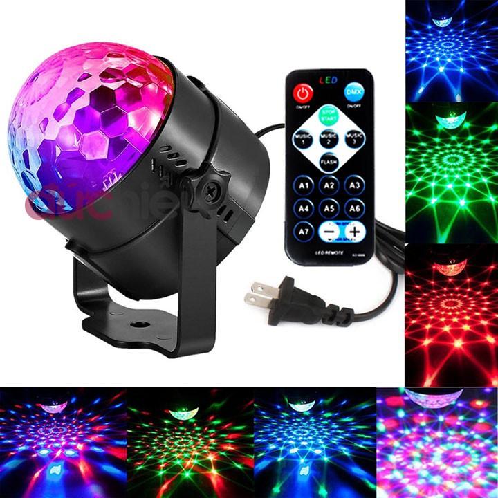 Đèn led xoay 7 màu cảm ứng theo nhạc cực đẹp có remote điều khiển.