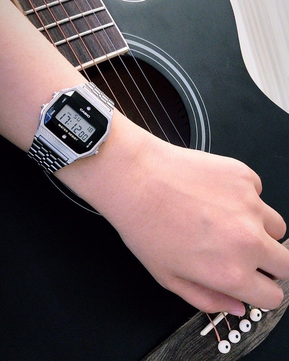 Đồng Hồ Unisex Dây Thép Casio A159WAD-1DF Kim Cương Tự Nhiên | Made in Japan | Pin 7 Năm