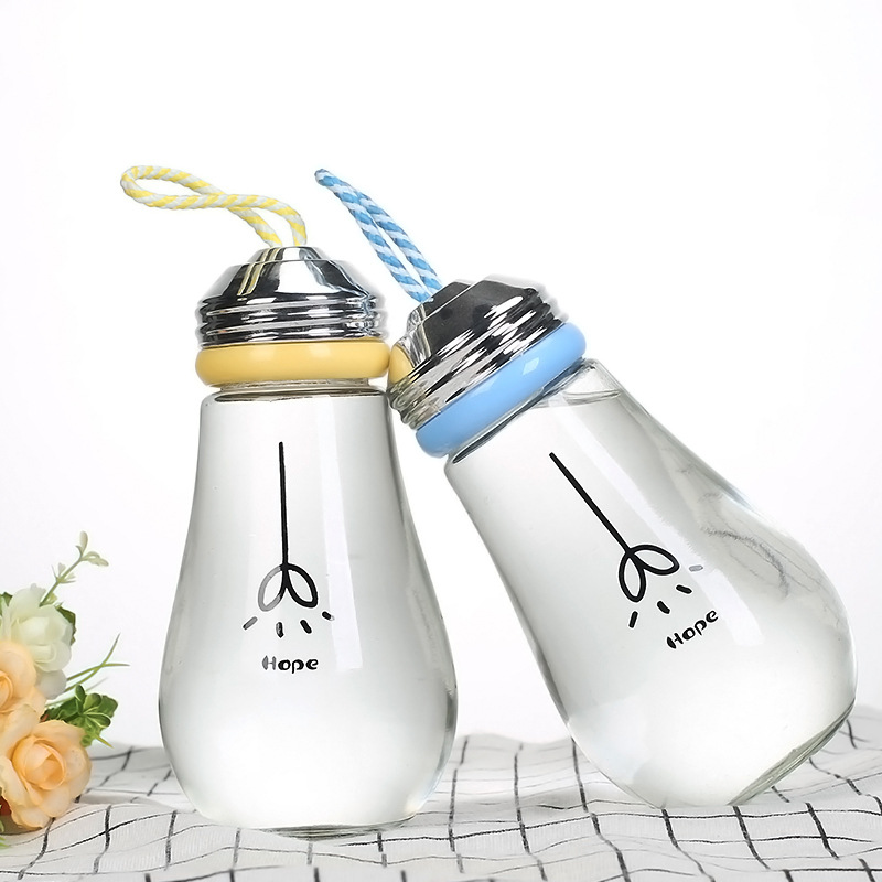 01 bình thuỷ tinh dạng bóng đèn 400ml nắp dây xách ( Giao màu ngẫu nhiên ) đựng sinh tố trà sữa