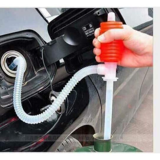 Dụng cụ hút xăng, rượu, nước đa năng