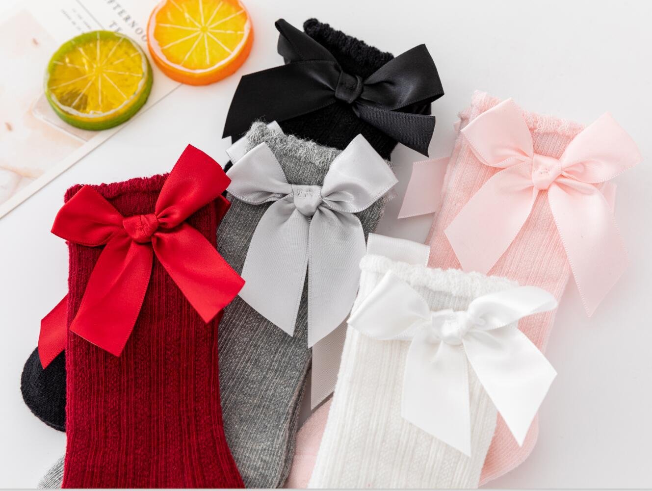 Một đôi tất ,vớ cotton dài mềm mại chống trượt đến đầu gối phối ren thắt nơ công chúa cho bé gái mẫu cực hót năm 2022