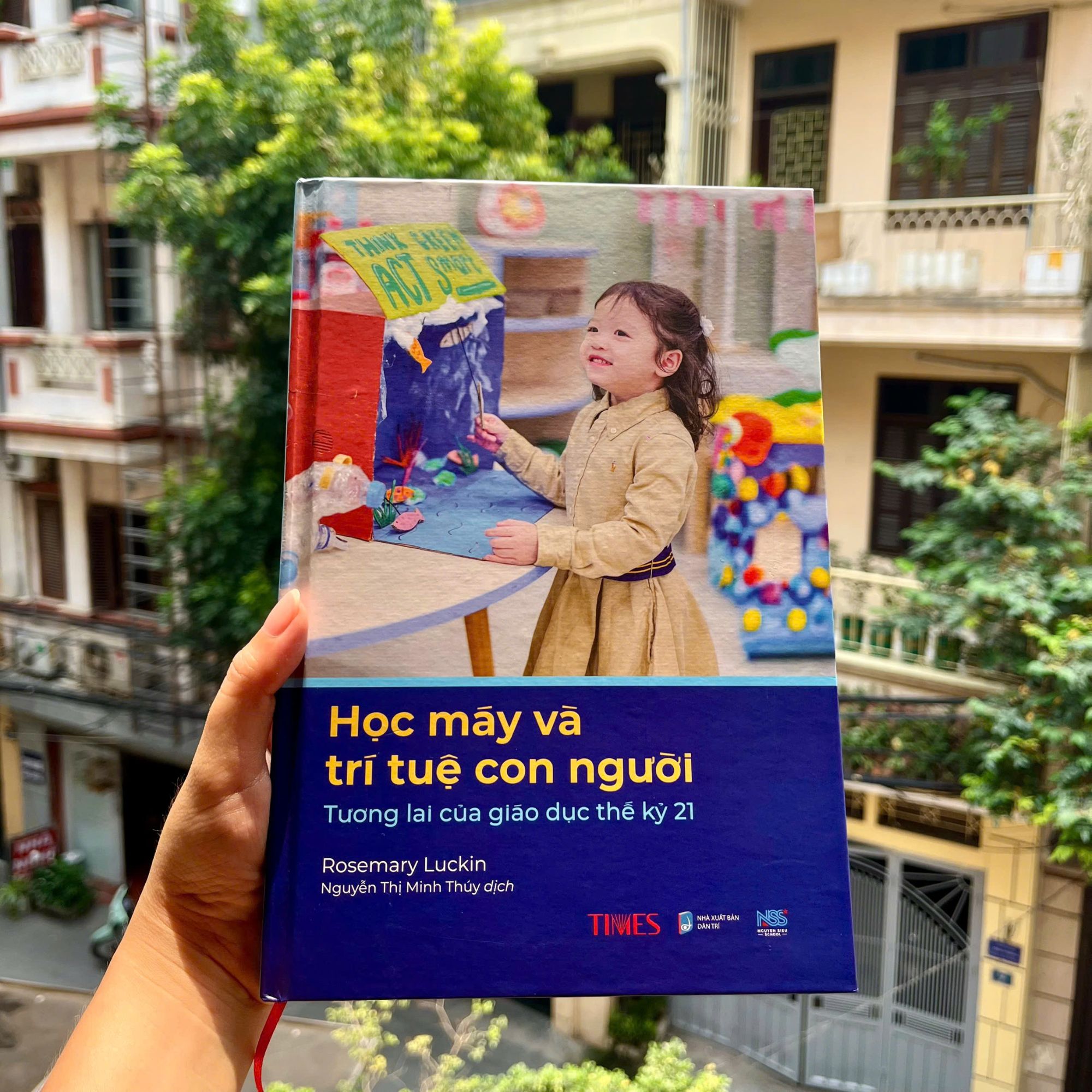 Sách Học Máy Và Trí Tuệ Con Người: Tương lai của giáo dục thế kỷ 21