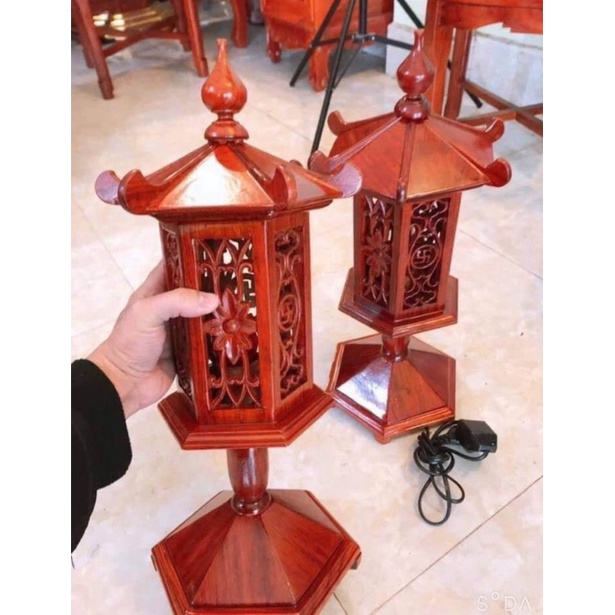 Cặp Đèn thờ mái chùa gỗ hương ta cao 40cm