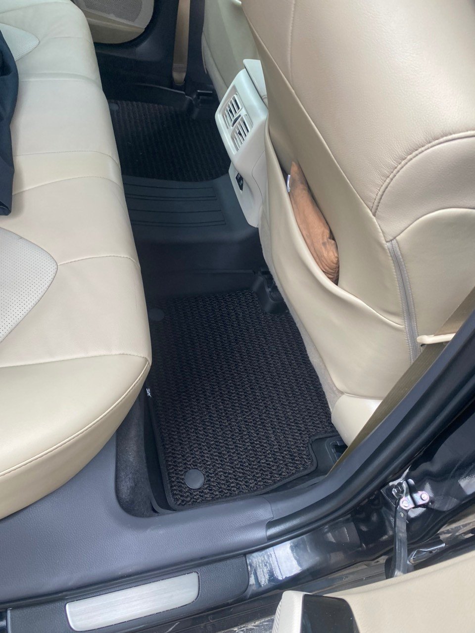 Thảm lót sàn 2 lớp xe ô tô Toyoyta Camry 2018+ Nhãn hiệu Macsim 3W chất liệu nhựa TPE đúc khuôn cao cấp - màu đen