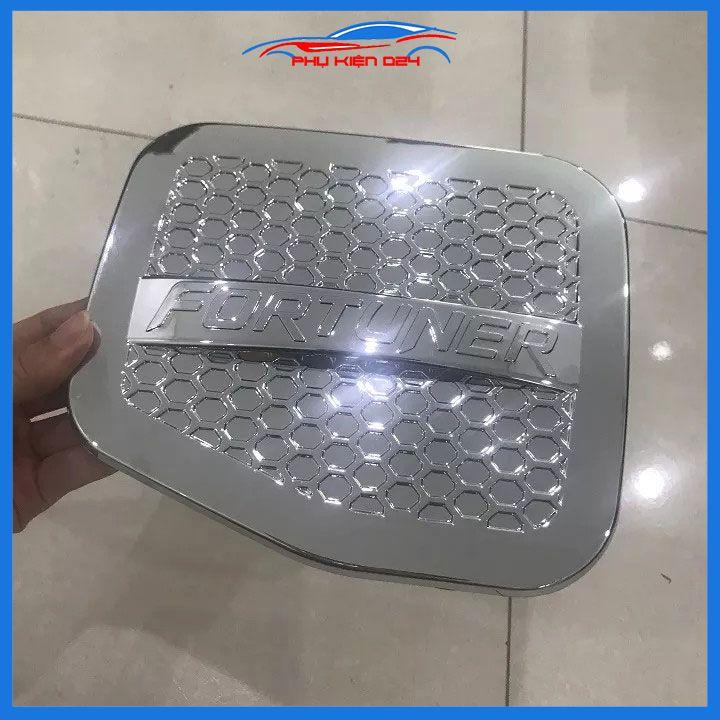 Ốp nắp xăng Fortuner 2006-2007-2008-2009-2010-2011-2012-2013-2014-2015 mạ crom mẫu tổ ong chống trầy trang trí ô tô