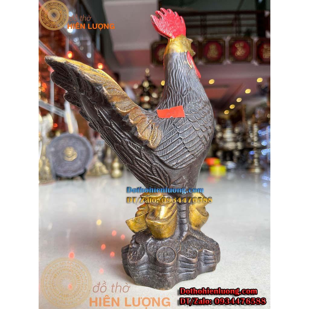 Tượng Linh Vật Gà Trống Chữ Phúc Đứng Thỏi Vàng Màu Nâu Bằng Đồng Thau Nguyên Chất Đẹp