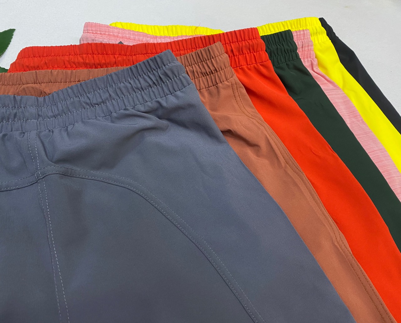 Quần Jogger Nữ Chất Vải Gió Dù Phong Cách Street Wear