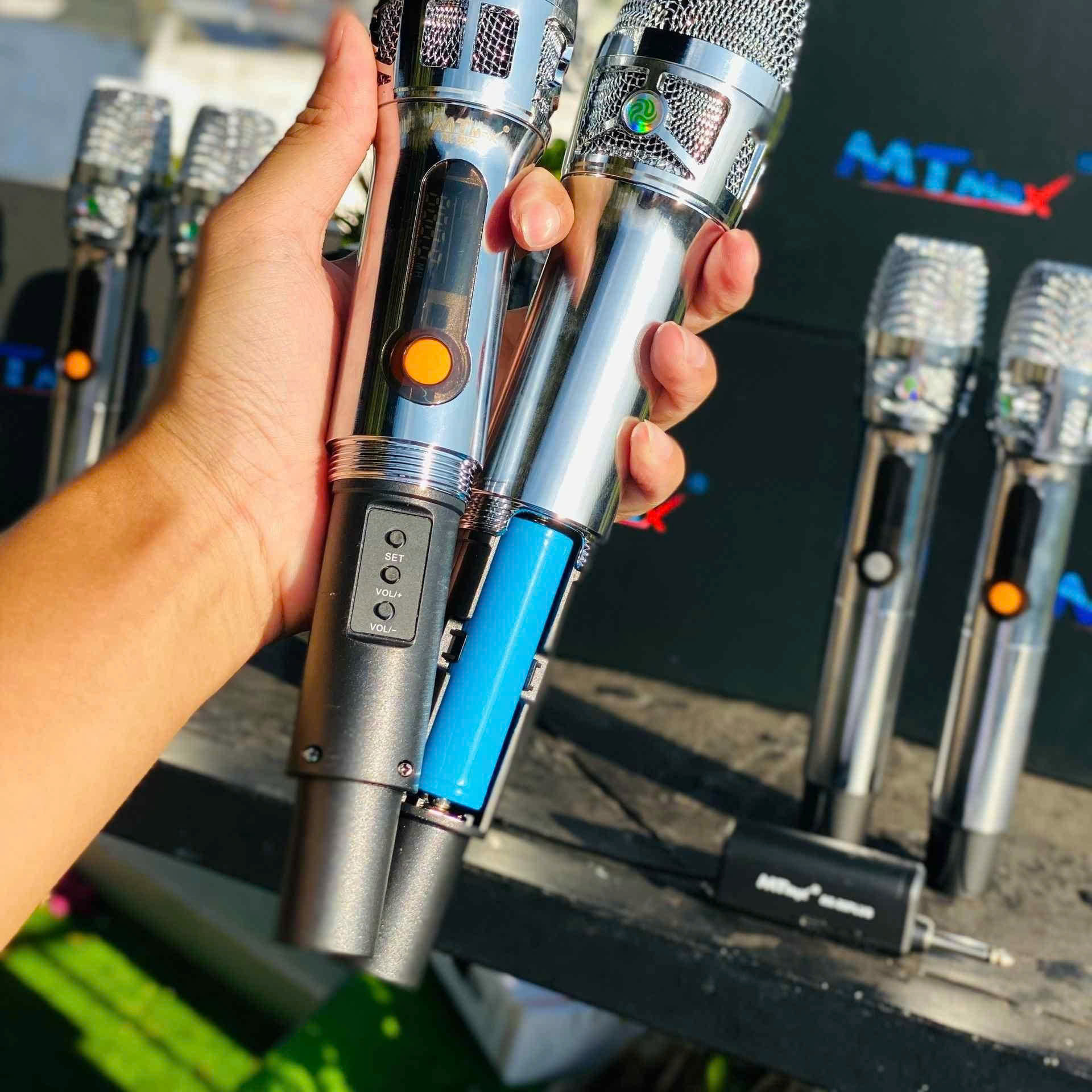 Micro MTMAX AK99 Plus Cho Dàn Karaoke, Loa Kéo, Amply Cao Cấp Chính Hãng, Củ Micro Cao Cấp Set Tần Số, Chỉnh Âm Lượng Ngay Thân Mic Hàng Nhập Khẩu