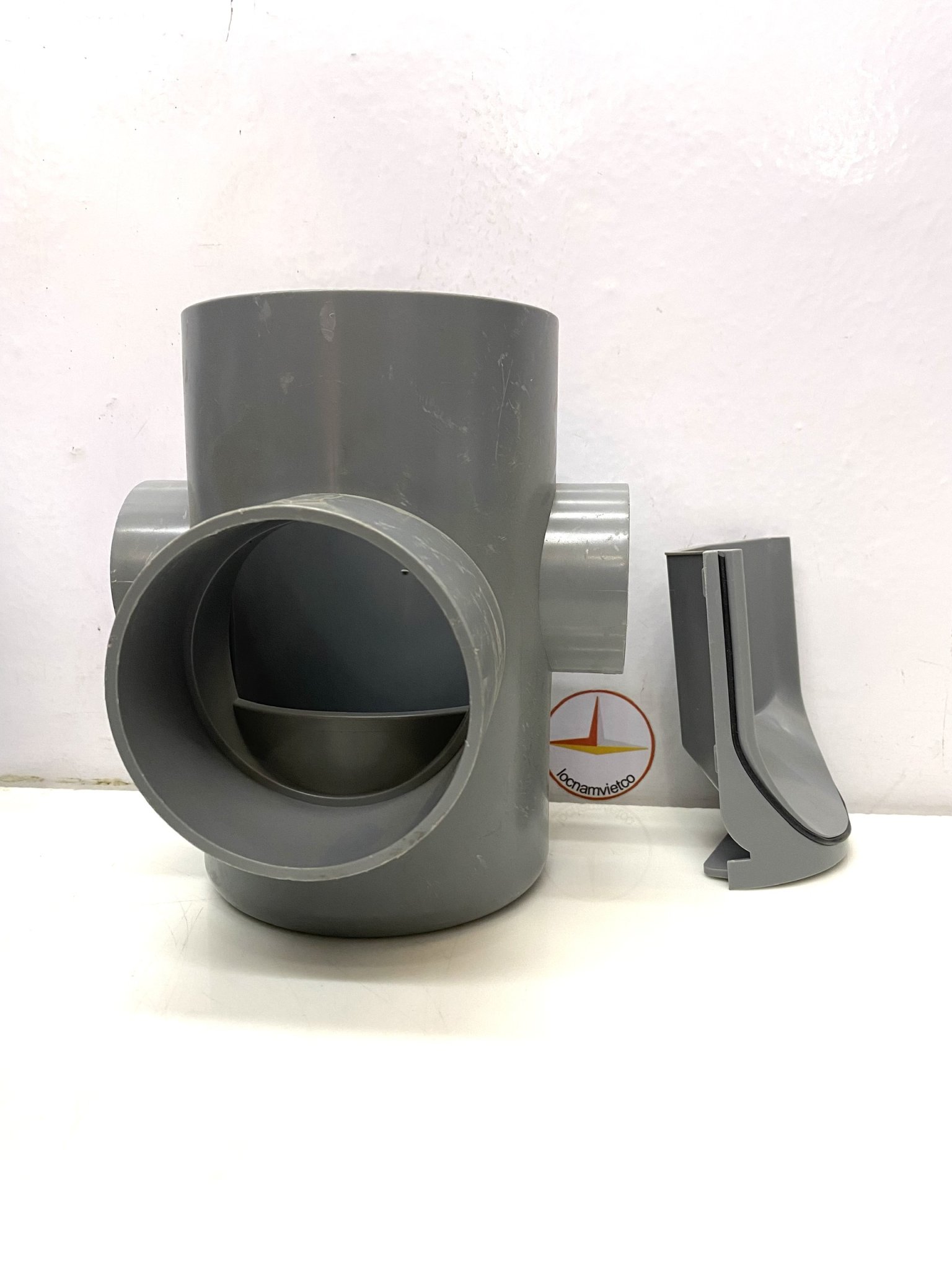 Gom nước thoát sàn 114-90-60-60-60 nhựa PVC