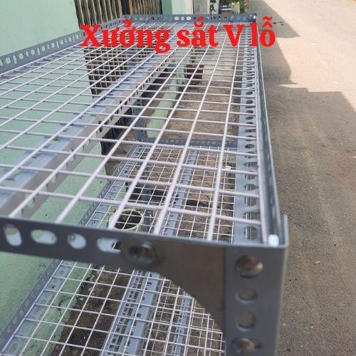 Kệ sắt v lỗ .Rộng 30cm x Dài 100cm x Cao từ 60-80-100-120cm.tấm lưới sắt ô vuông