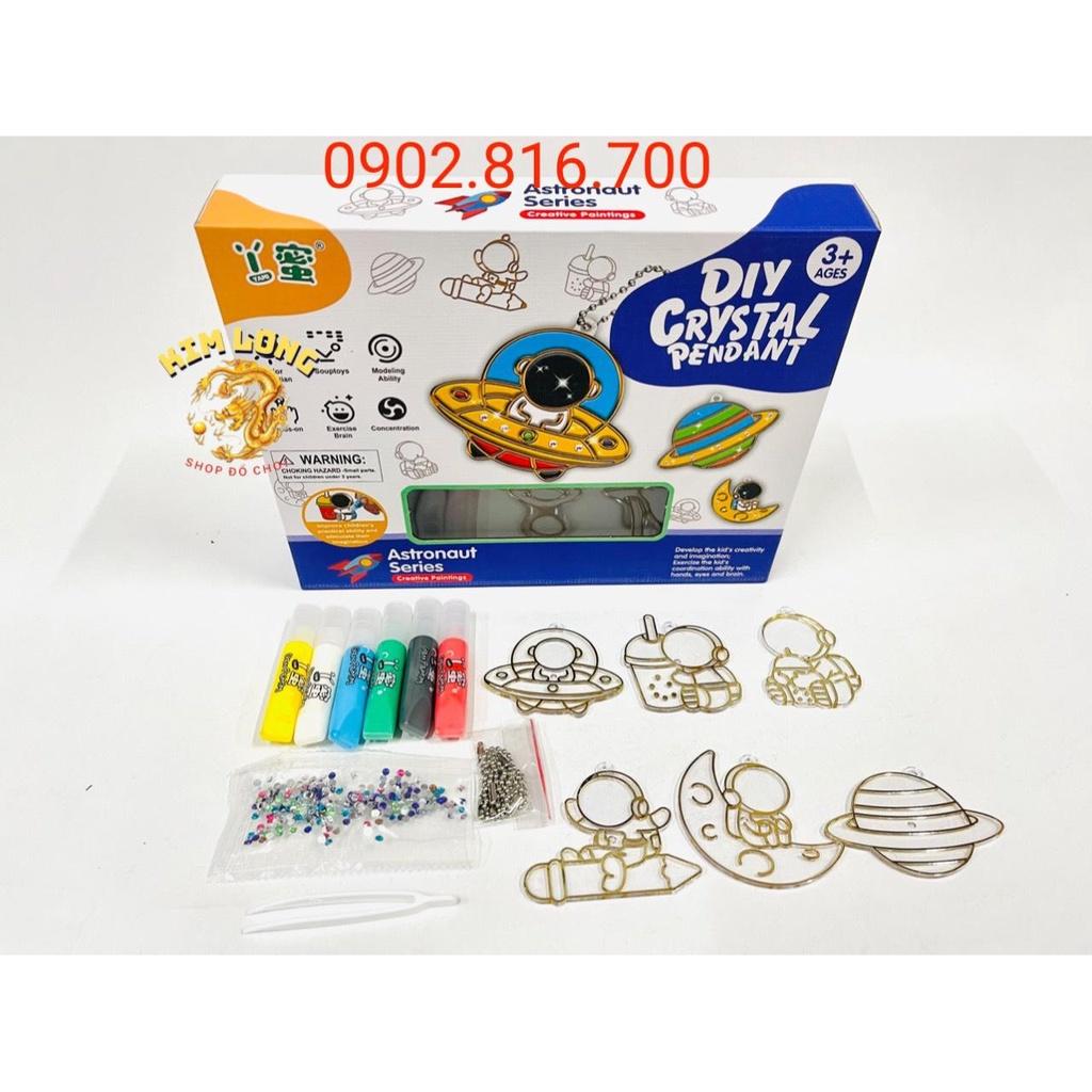 Đồ chơi sáng tạo Bộ móc khoá cao cấp tự tô màu trang trí với bút sơn nước