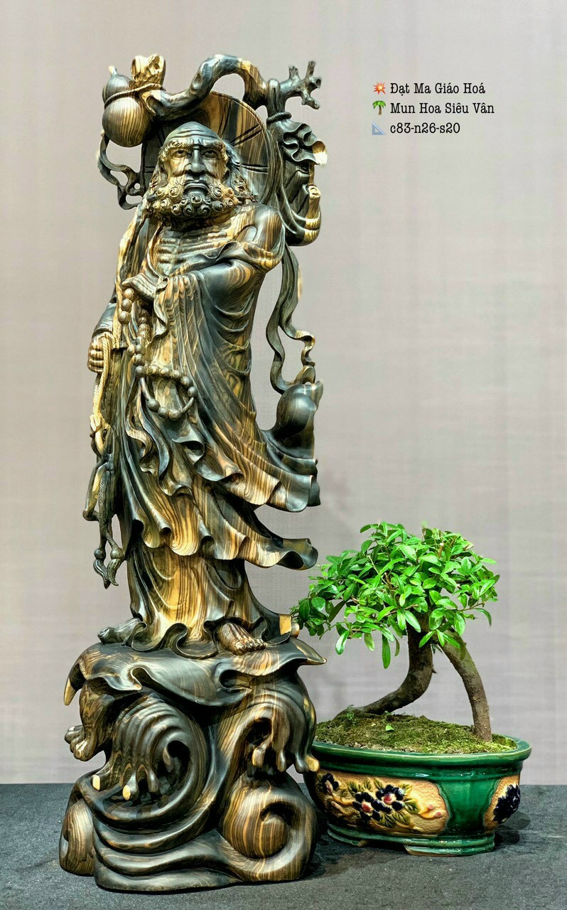 Tượng đạt ma sư tổ bằng gỗ mun hoa đục kỹ đẹp long lanh kt cao 83×26×20cm