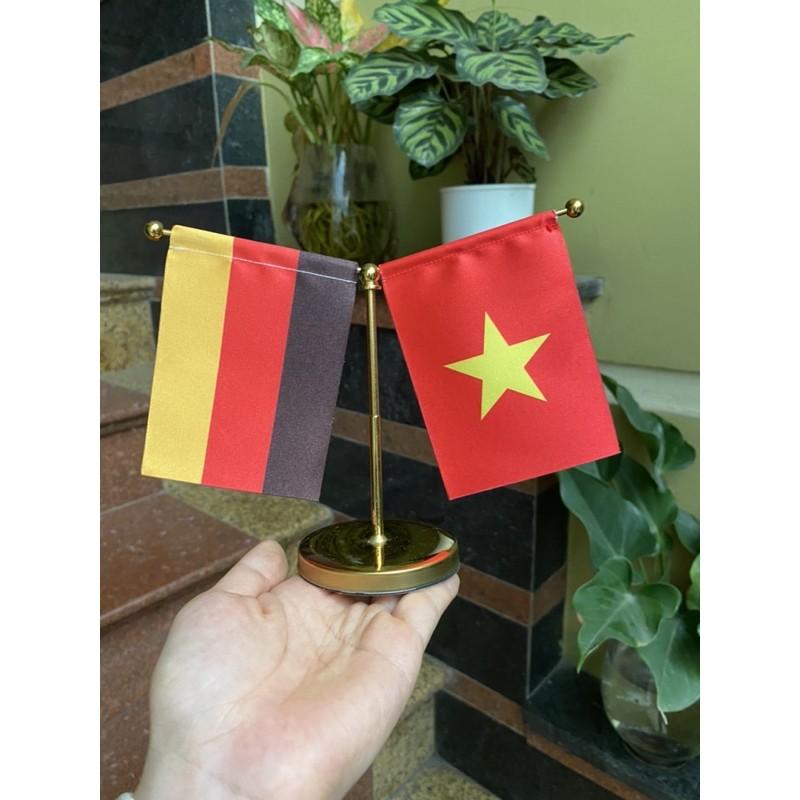 Táp lô ô tô Việt - Đức
