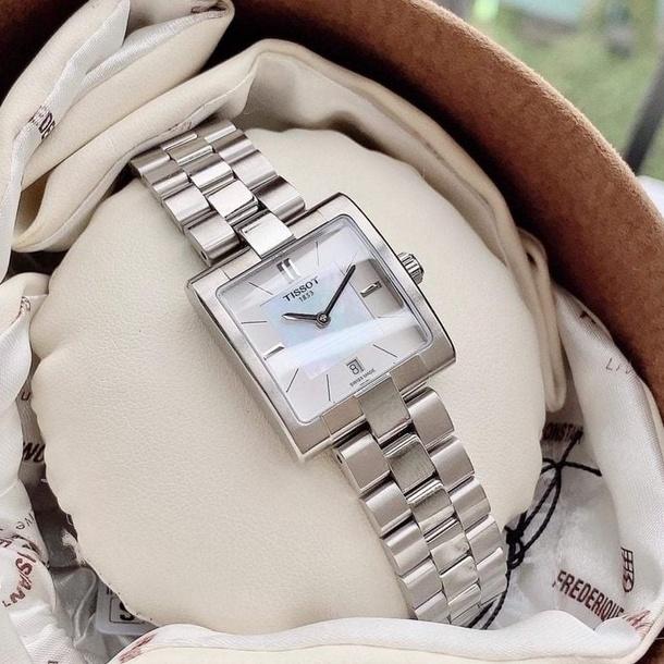 Đồng Hồ Nữ Tissot T0903101111101 nữ vuông trắng dây kim loại (Size 23x28mm)