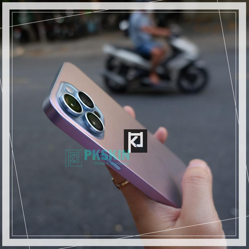 Miếng dán skin ánh tím cho iphone 12 , 12 pro max , 12 mini , 12 pro , 13 ,13 pro , 13 pro max , 13 mini , 11 , 11 pro