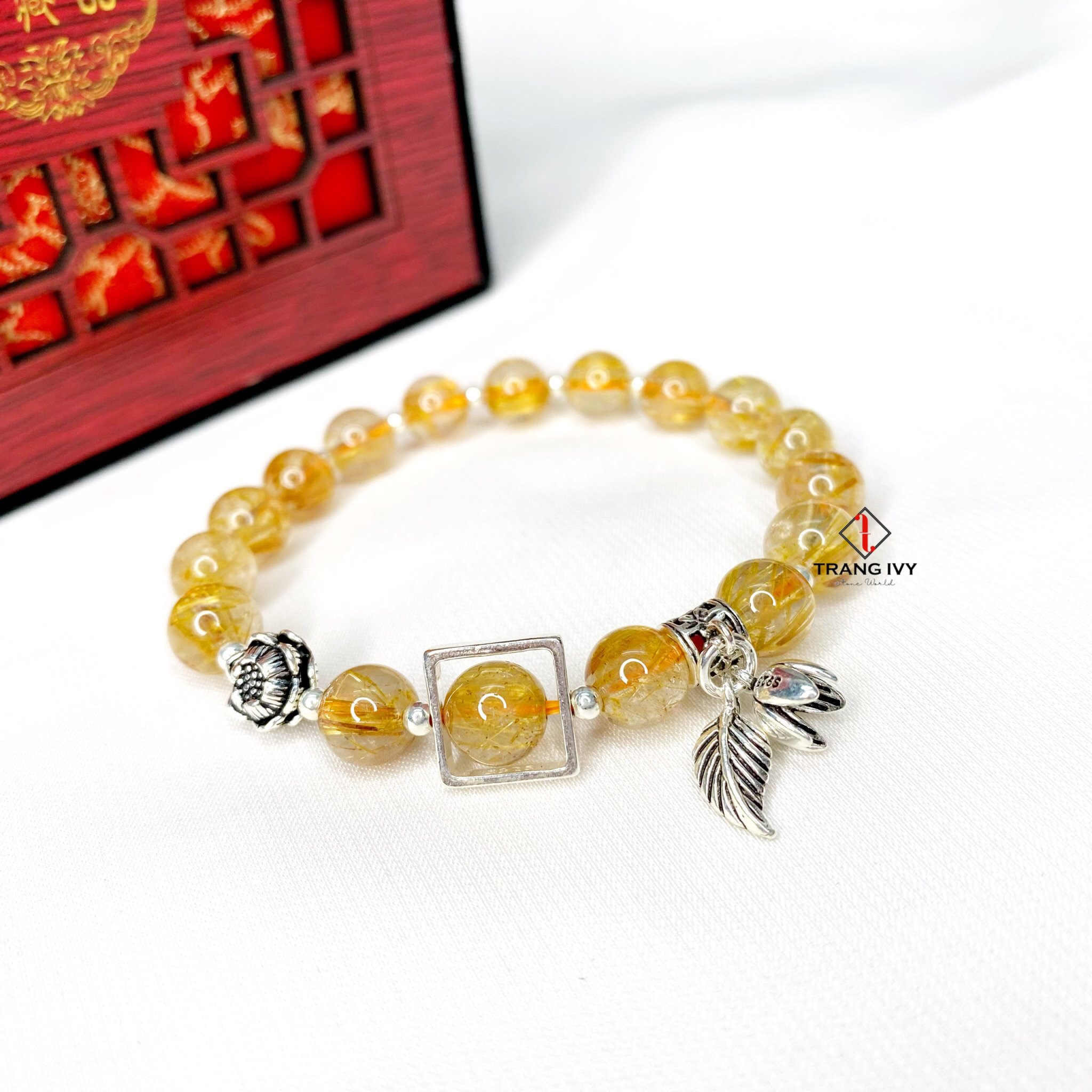 Vòng Tay Thạch Anh Tóc Vàng Mix Charm Bạc Thái Kiểu Dành Cho Nữ Mệnh Kim Và Mệnh Thổ