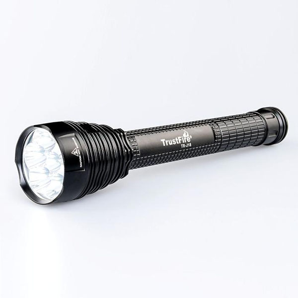 Đèn pin TrustFire J18 - thiết bị chiếu sáng công suất cao cho các hoạt động ngoài trời và trong nhà