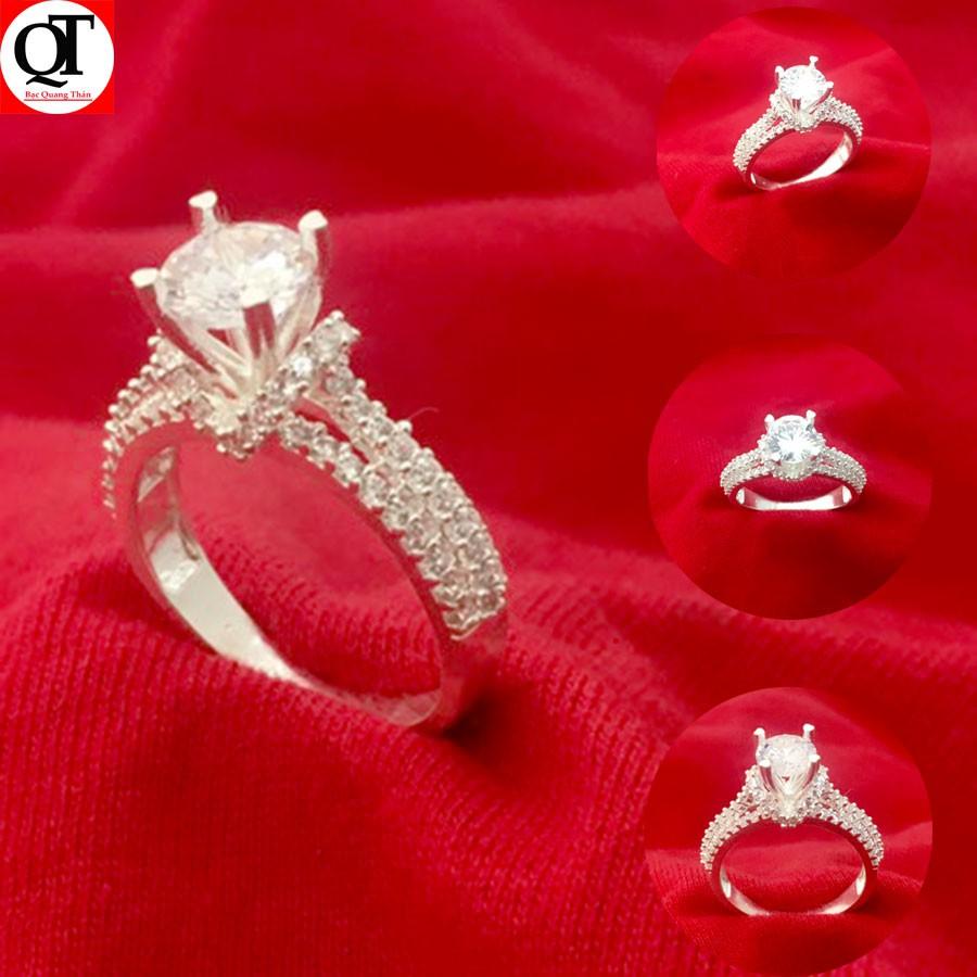 Nhẫn nữ Bạc Quang Thản ổ cao gắn kim cương nhân tạo 6 ly chất liệu bạc không xi mạ.