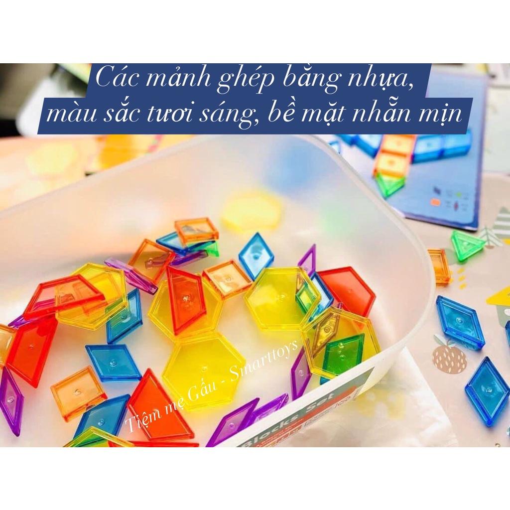 GIÁO CỤ MONTESSORI THẦN THÁNH LÀ ĐÂY PATTERN BLOCKS 140 PCS BỘ 6 HÌNH KHỐI 6 MÀU CƠ BẢN KÈM THẺ HƯỚNG DẪN VÀ HỘP ĐỰNG