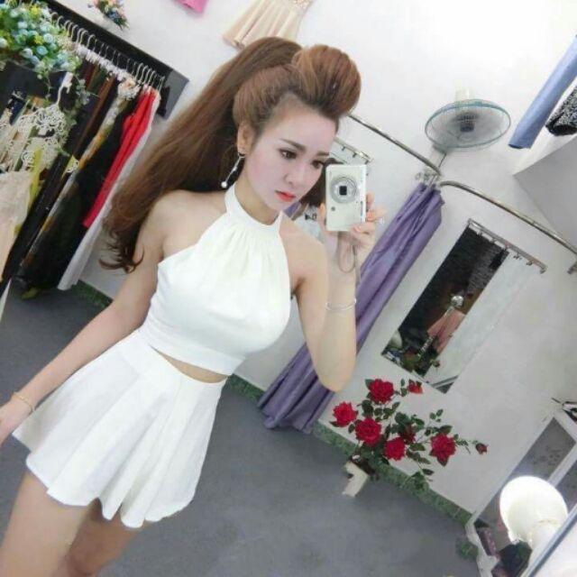Set cổ yếm chân váy xòe