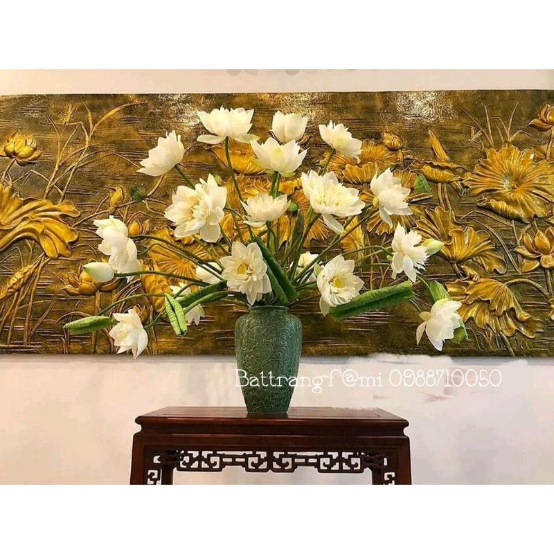 Lọ hoa men C khắc nổi
