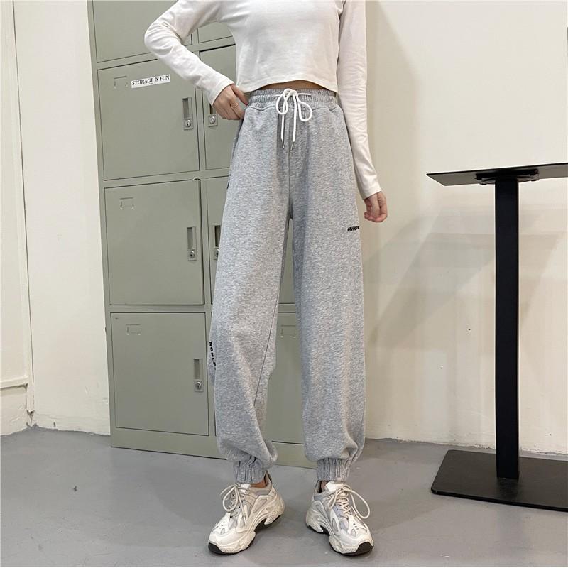 Quần Jogger Thêu Chân Chất Thun Umi Dày Quần Ống Bo Chun Hình Chữ Thêu Form Rộng Dài 95cm