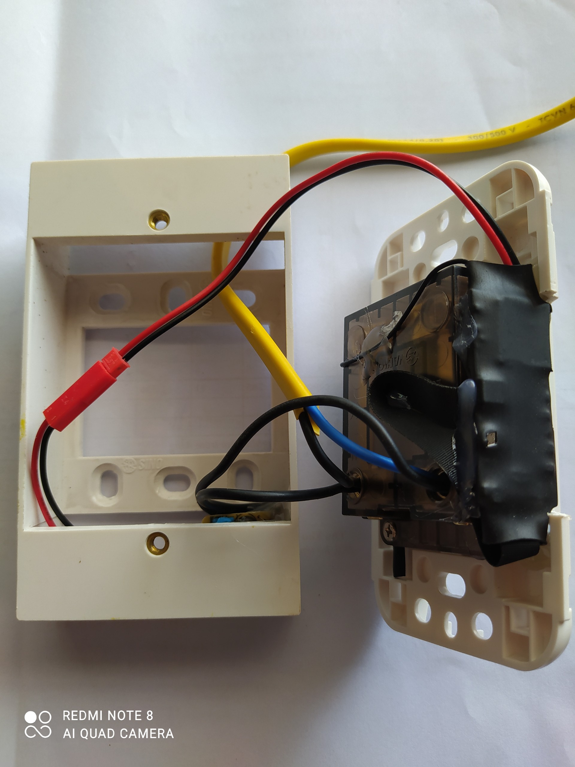 Ổ cắm điện 220V màu trắng - Ổ Cắm Âm Tường Ổ Cắm Nổi - WiFi ổ cắm điện 4K FullHD 1080P