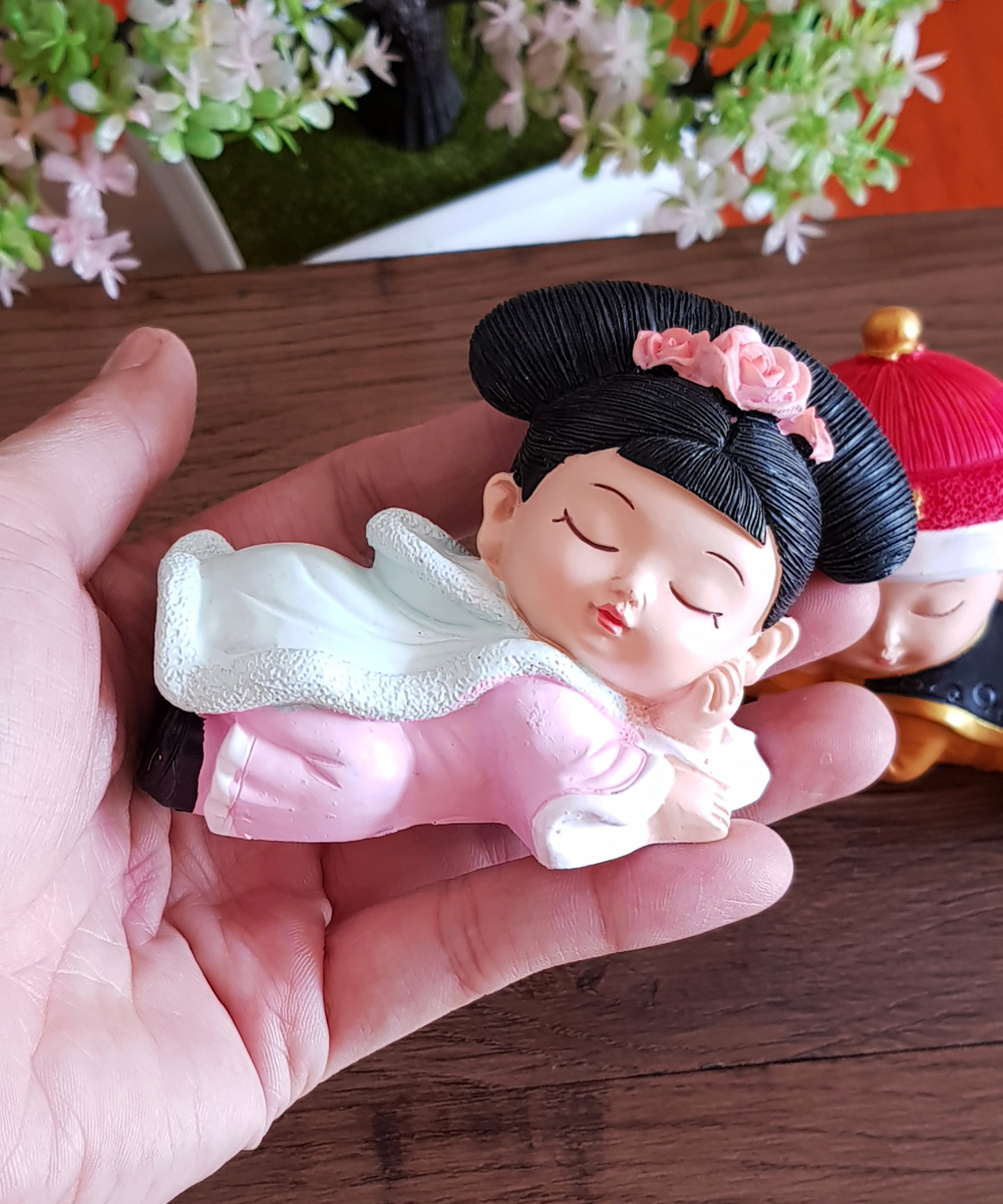 Bộ 02 tượng chibi Vua - Hậu nằm ngủ