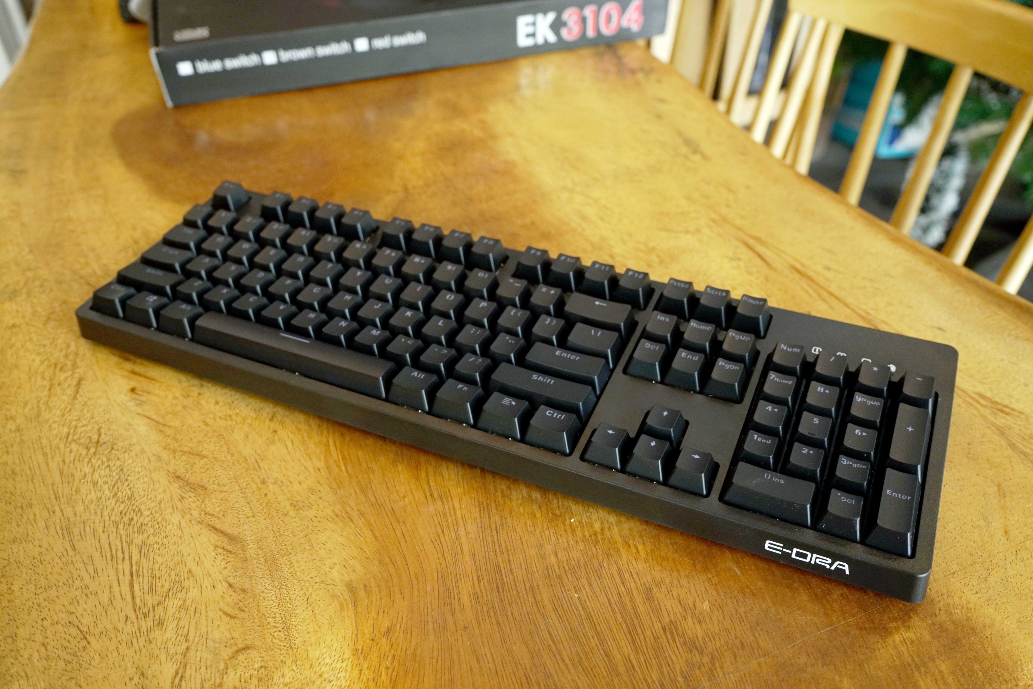 Bàn phím E-DRA EK3104 Huano Switch Blue - Hàng chính hãng