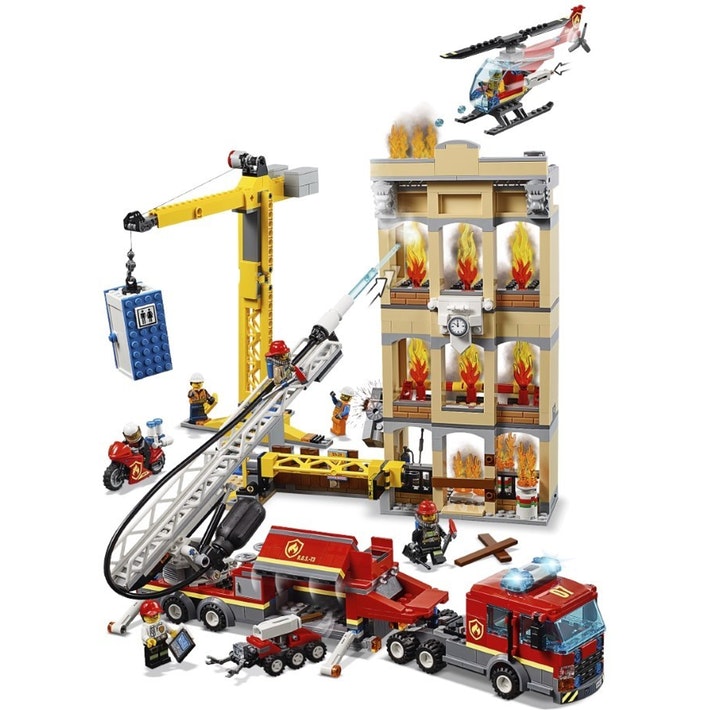 Mô hình đồ chơi lắp ráp LEGO CITY Đội Cứu Hỏa Thành Phố 60216 (