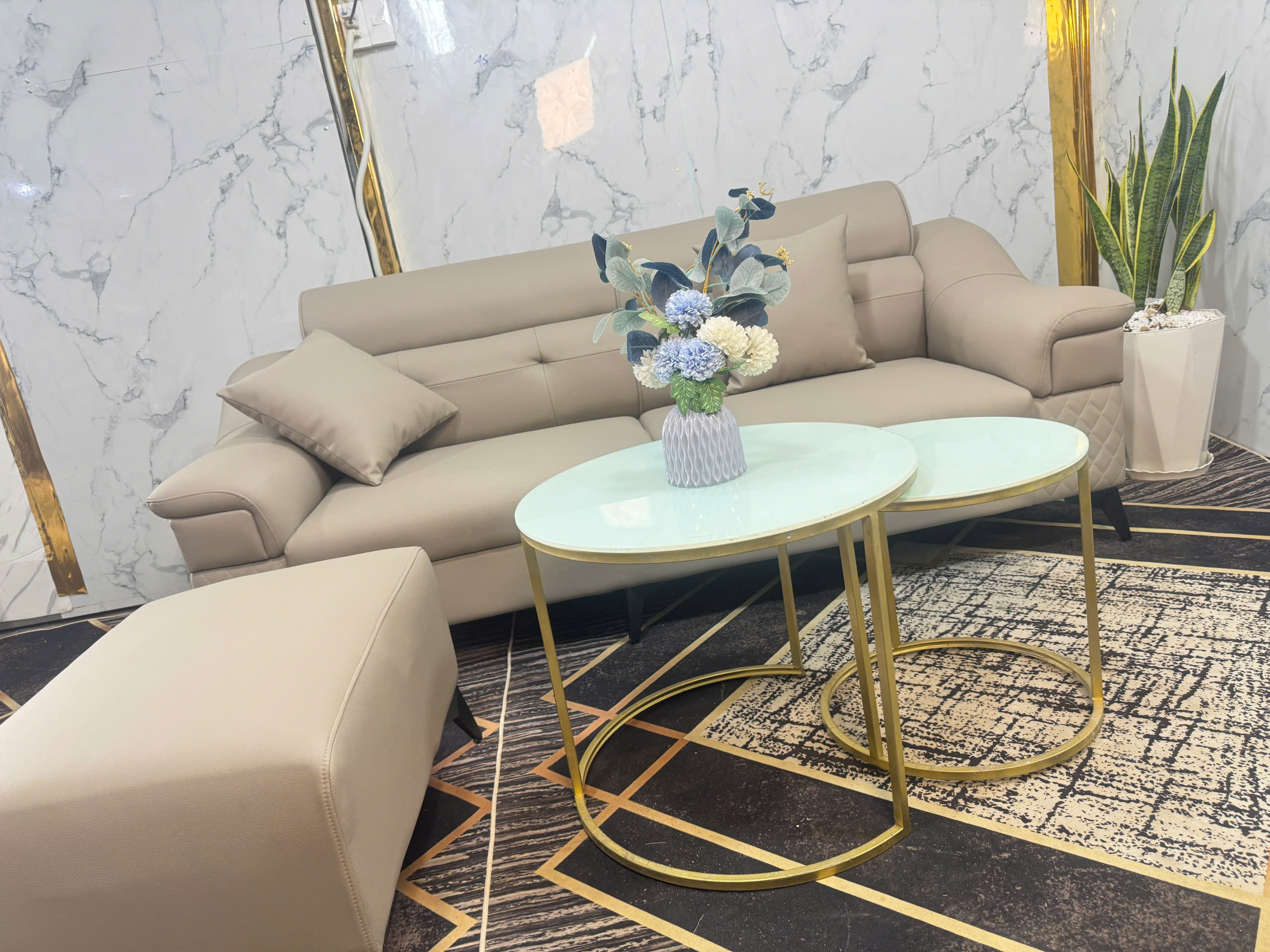 Sofa băng kèm bàn và đôn Juno Sofa