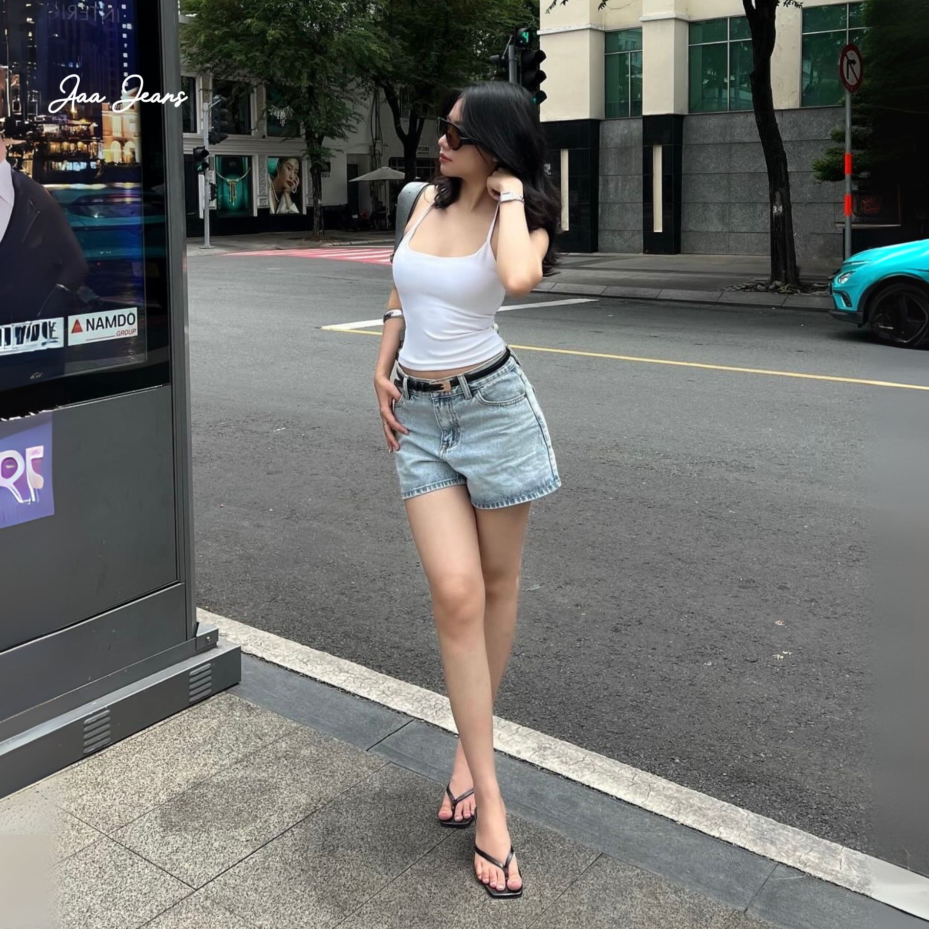 Quần Short Denim Nữ Lưng Vừa Classic Cut Màu Morning Blue Aaa Jeans