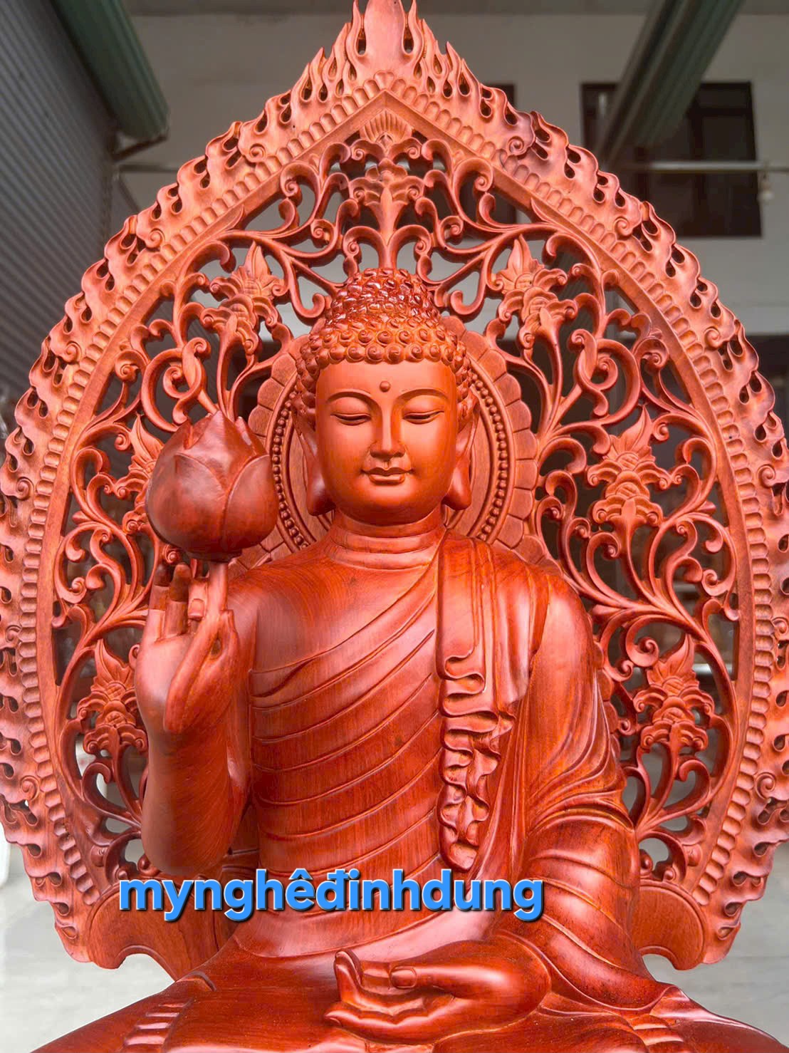 Tượng phật liên hoa bằng gỗ hương đá  cao 58x36x36cm + lá chắn hào quang cao tổng 80cm