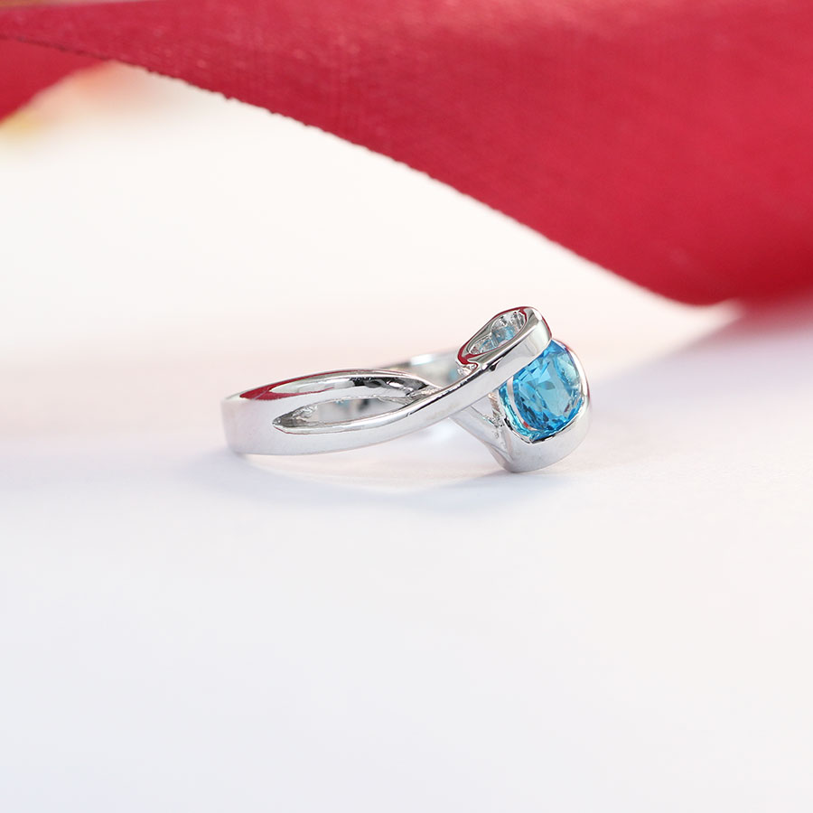 Nhẫn bạc nữ đẹp đính đá xanh dương tinh tế NN0184