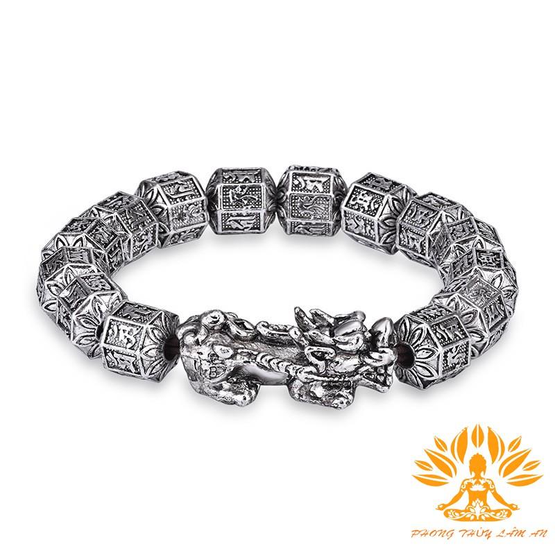 VÒNG TAY TỲ HƯU TITAN CHẠM KHẮC CHỮ PHẬT TÌNH DUYÊN MAY MẮN TÀI LỘC TẶNG KÈM HỘP GẤM CAO CẤP TÌ HƯU