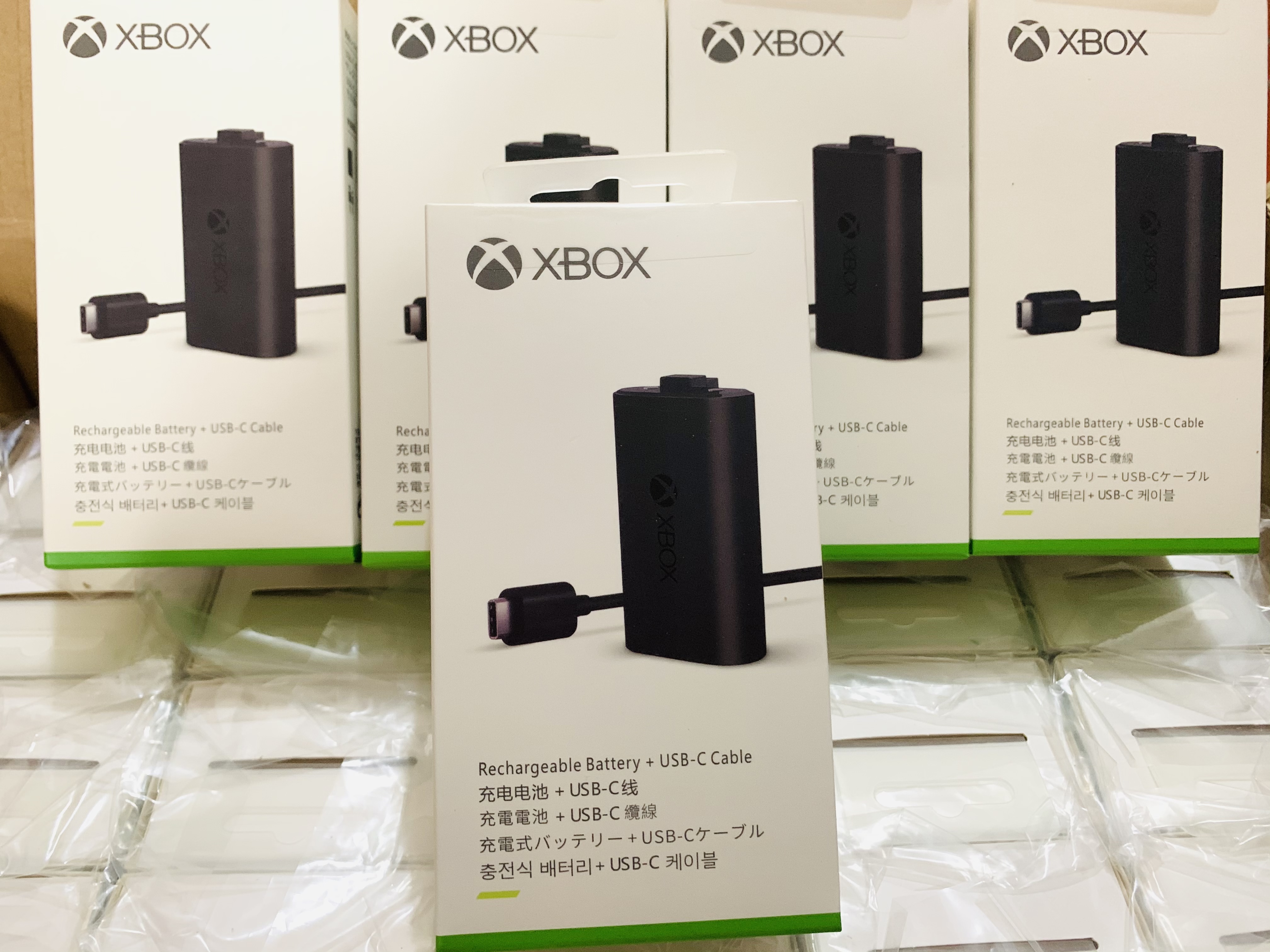 Pin sạc dành cho tay cầm Xbox One X Serial