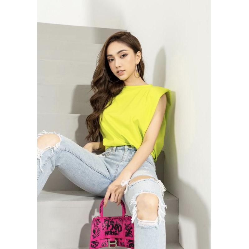 Áo độn vai hot trend thêm màu xanh blue, xám gạo, cam đất và màu khaki